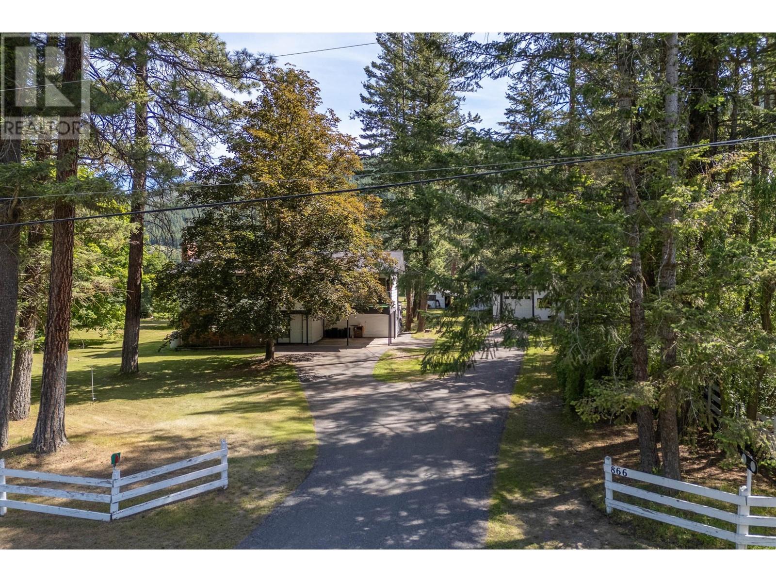 For sale 866 GLENACRE ROAD, McLure/Vinsula, British Columbia V0E1E0
