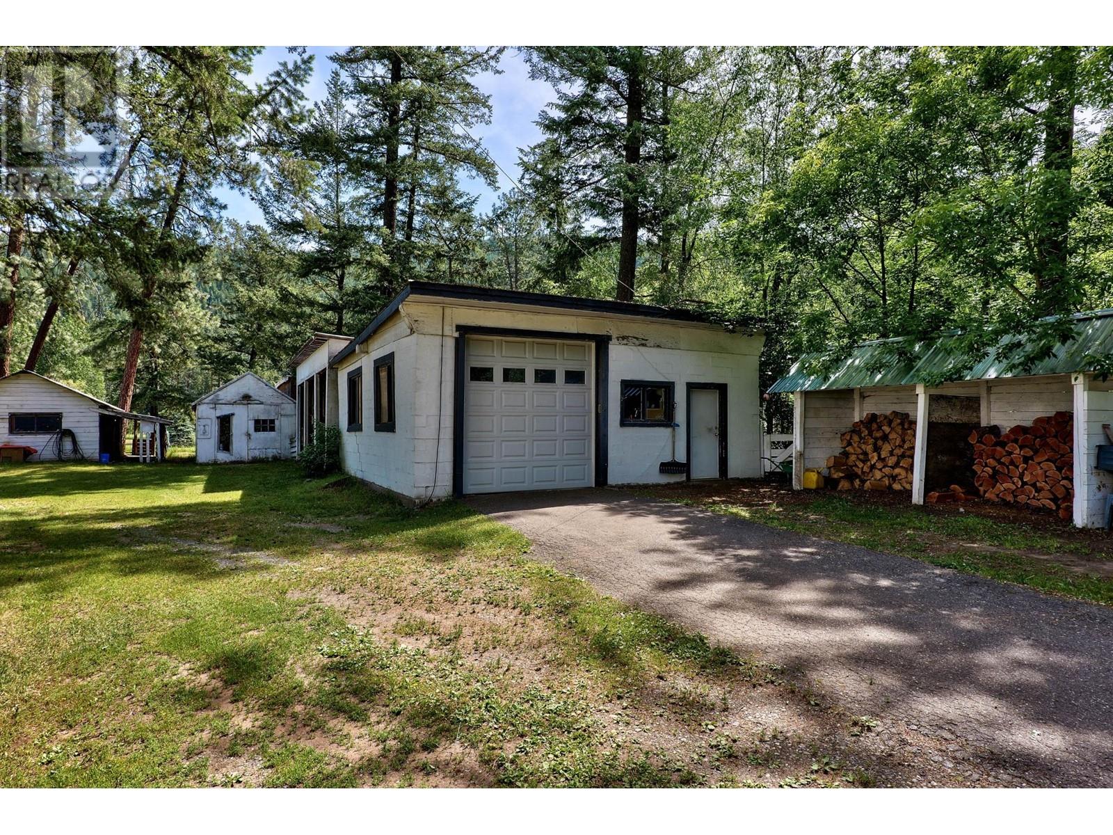 For sale 866 GLENACRE ROAD, McLure/Vinsula, British Columbia V0E1E0