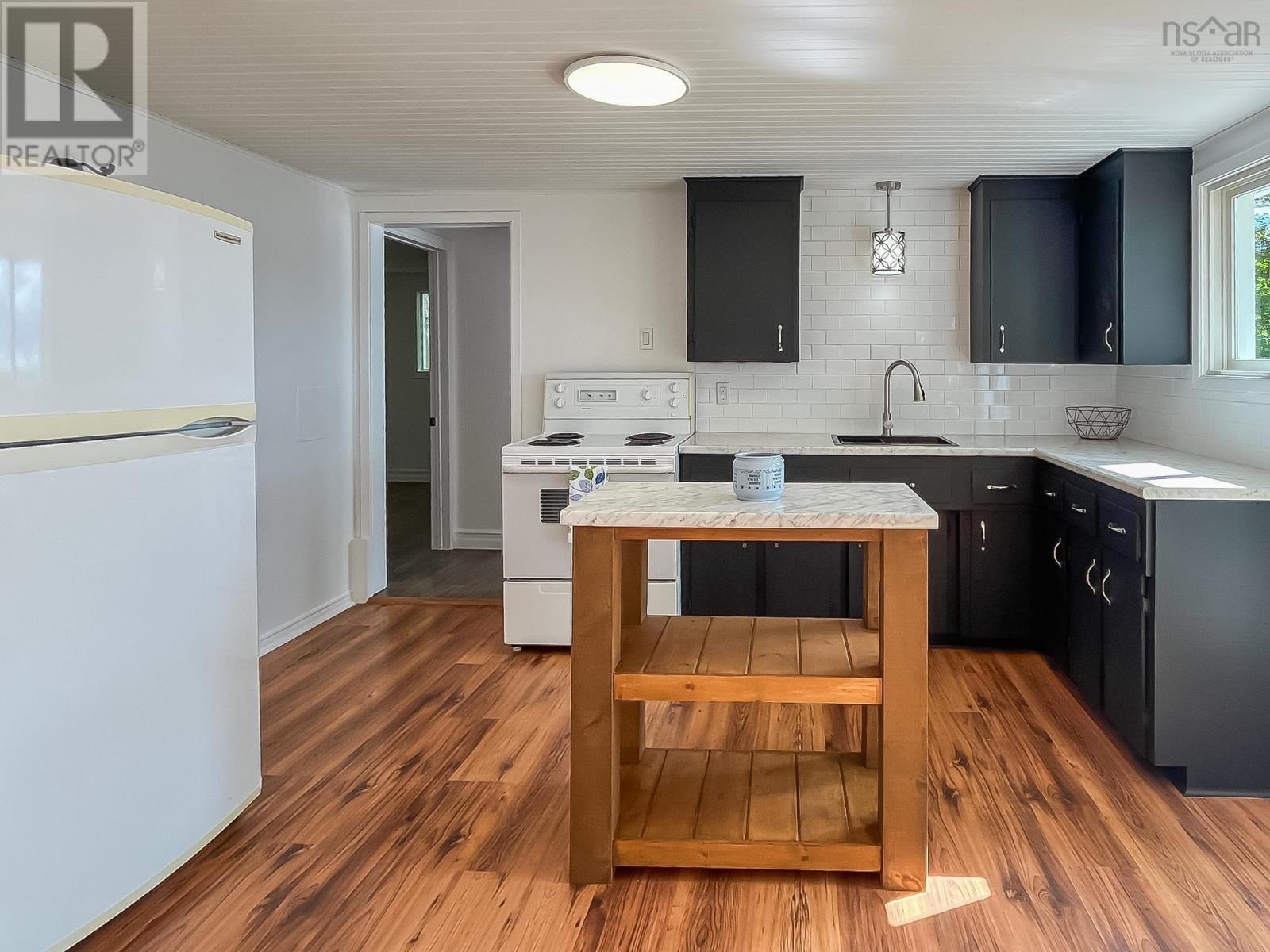 For sale 52 PINEY POINT Road, Middle Cornwall, Nova Scotia B0J2E0