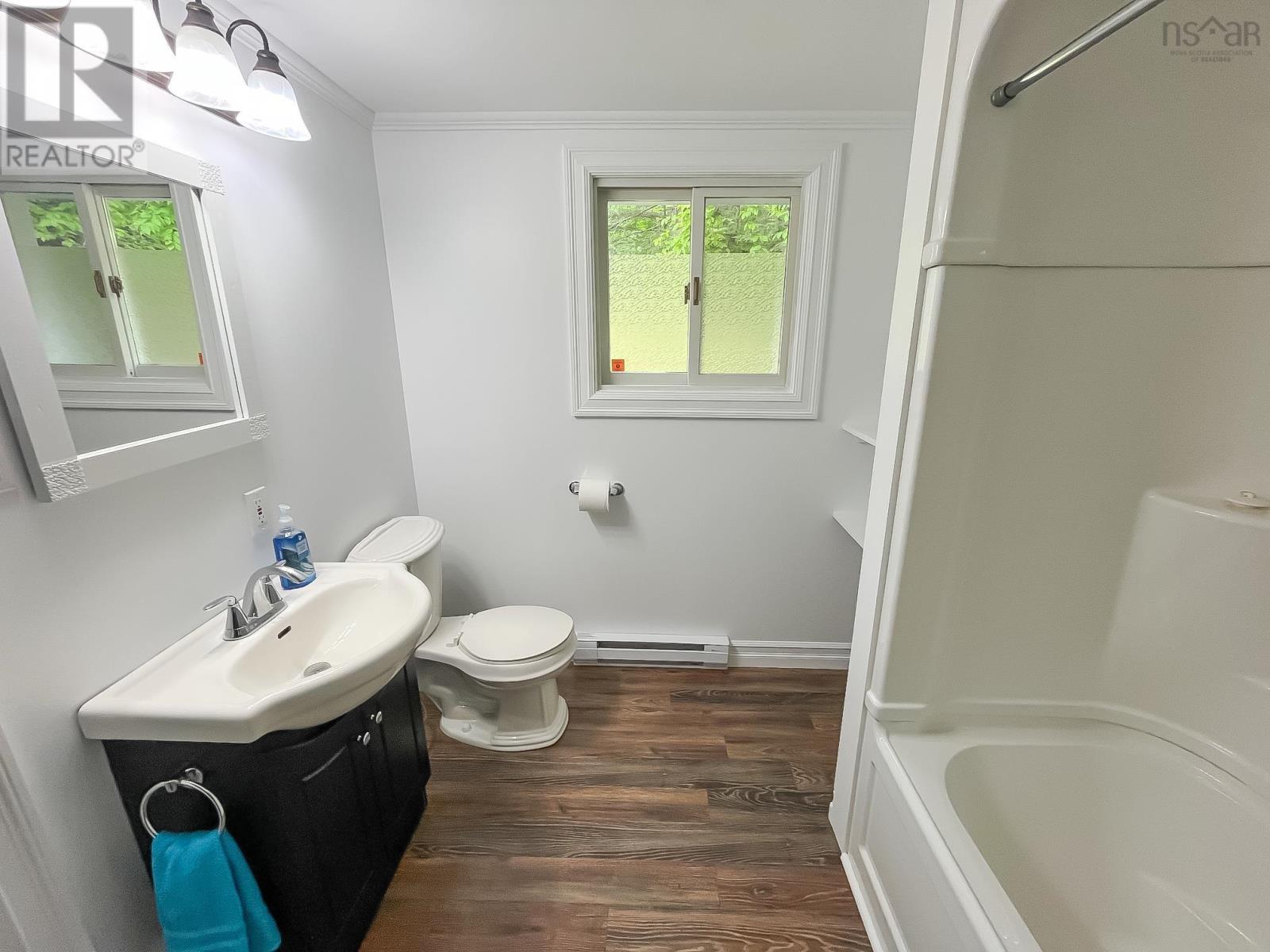 For sale 52 PINEY POINT Road, Middle Cornwall, Nova Scotia B0J2E0