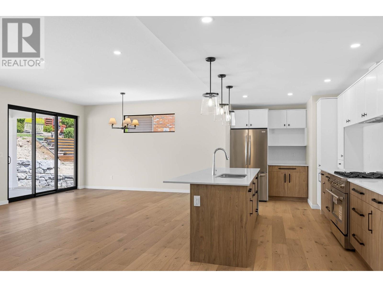 For sale 3453 NAVATANEE DRIVE, Kamloops, British Columbia 179448