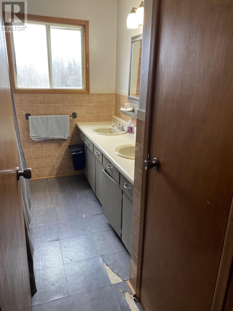 7877 Highway 215, Selma, Nova Scotia B0N1T0 REALTOR.ca