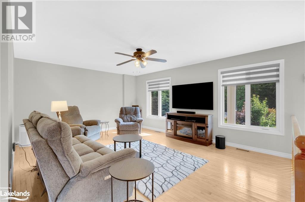 For sale 3354 3/4 SUNNIDALE Side Road, New Lowell, Ontario L0M1N0