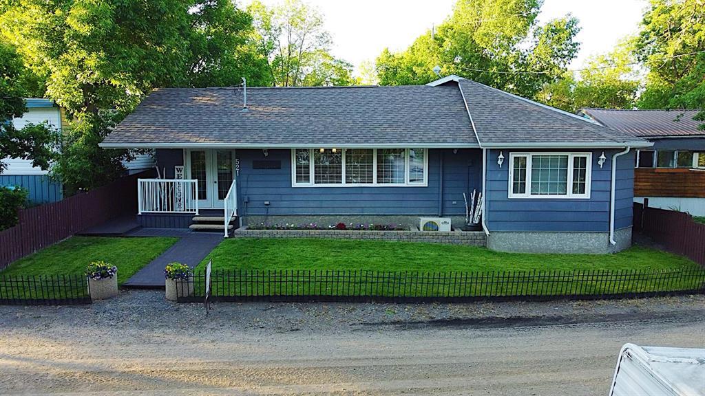 For sale 521 Colquhoun Crescent, Lake Metigoshe, Manitoba R0K0M0
