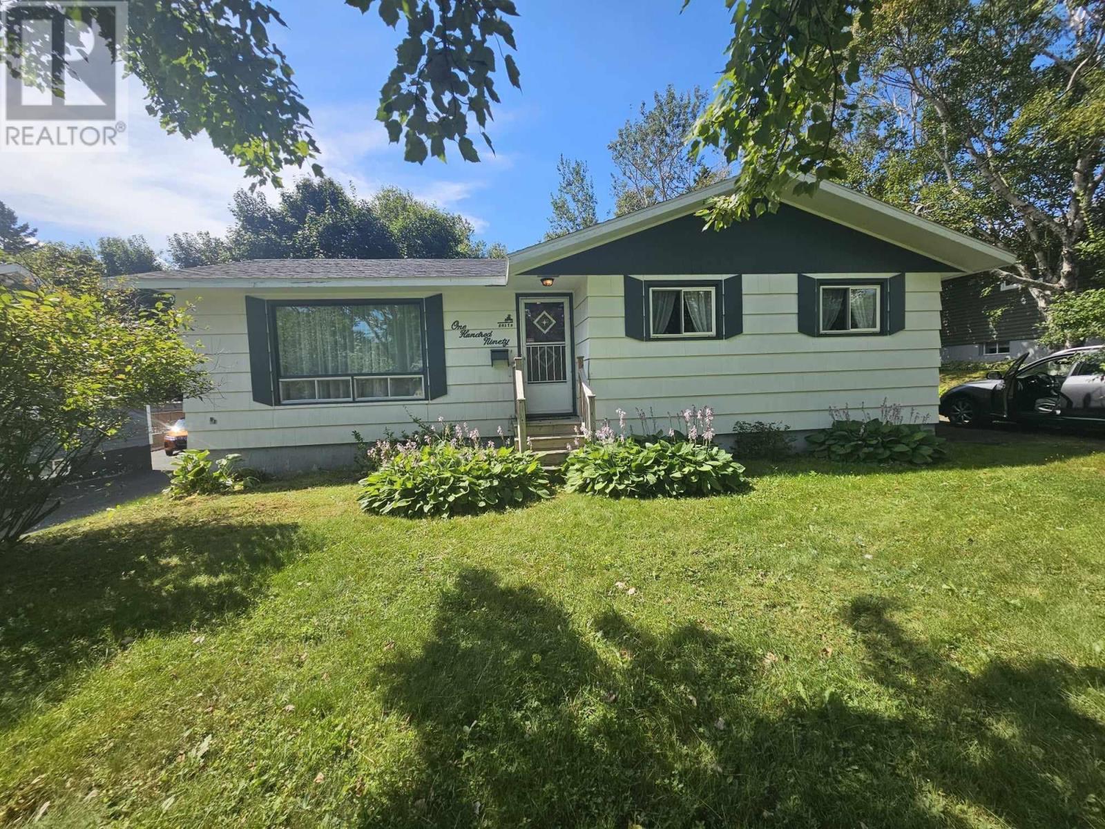 For sale 190 Peppett Street, North Sydney, Nova Scotia B2A2P8 202415080 REALTOR.ca