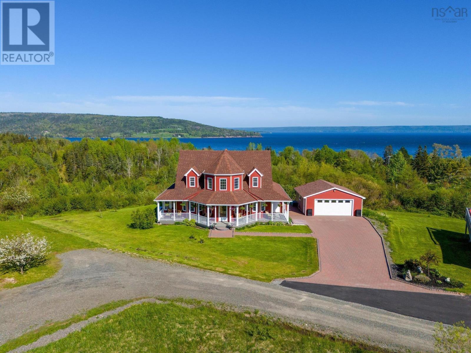 For sale 20 Harvey Drive, Baddeck, Nova Scotia B0E1B0 202412835