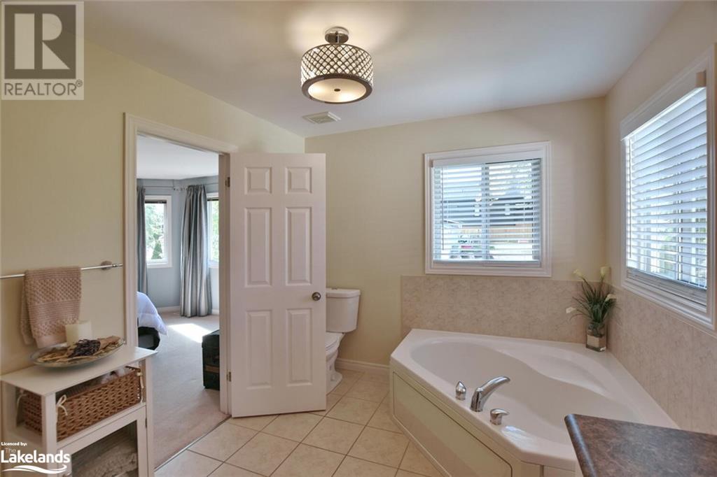 For sale 4 ALYSSA Drive, Collingwood, Ontario L9Y5K8 40611952