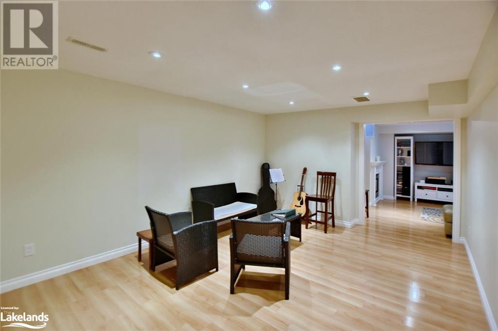 For sale 4 ALYSSA Drive, Collingwood, Ontario L9Y5K8 40611952