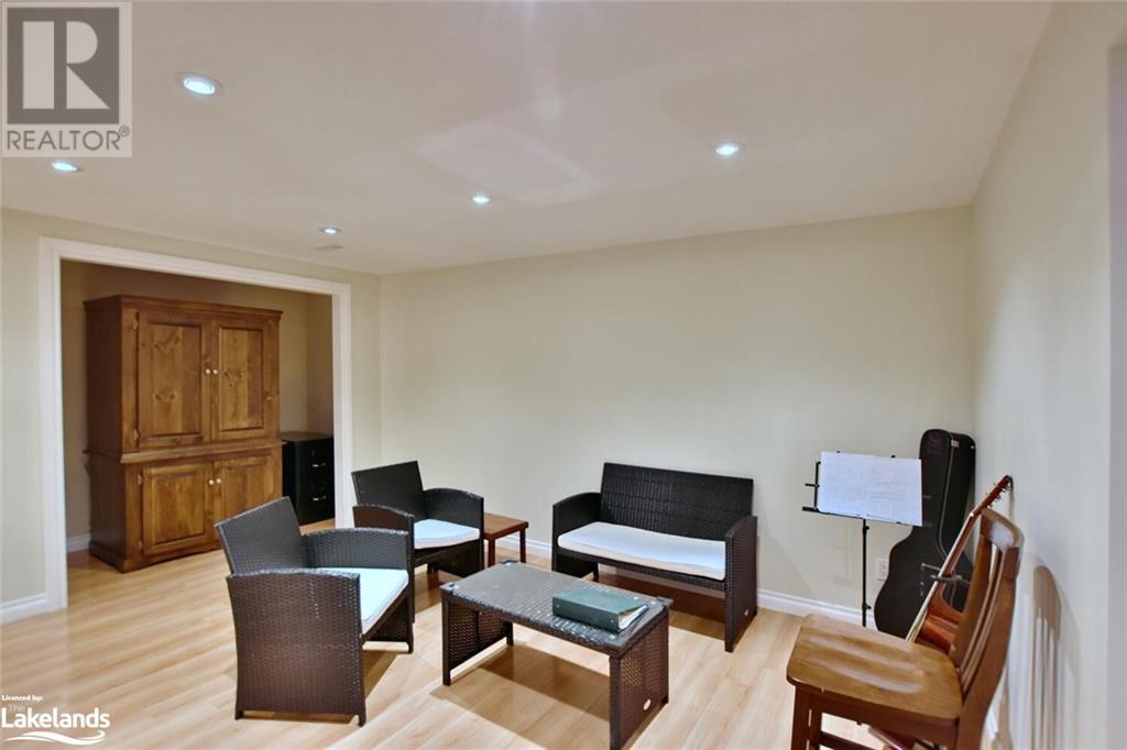 For sale 4 ALYSSA Drive, Collingwood, Ontario L9Y5K8 40611952