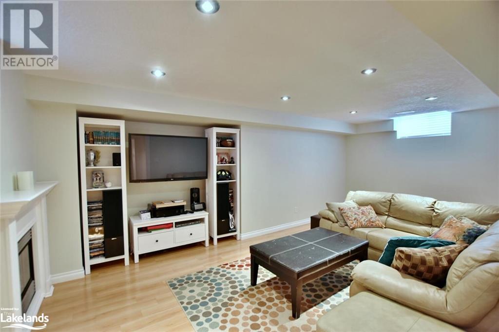 For sale 4 ALYSSA Drive, Collingwood, Ontario L9Y5K8 40611952