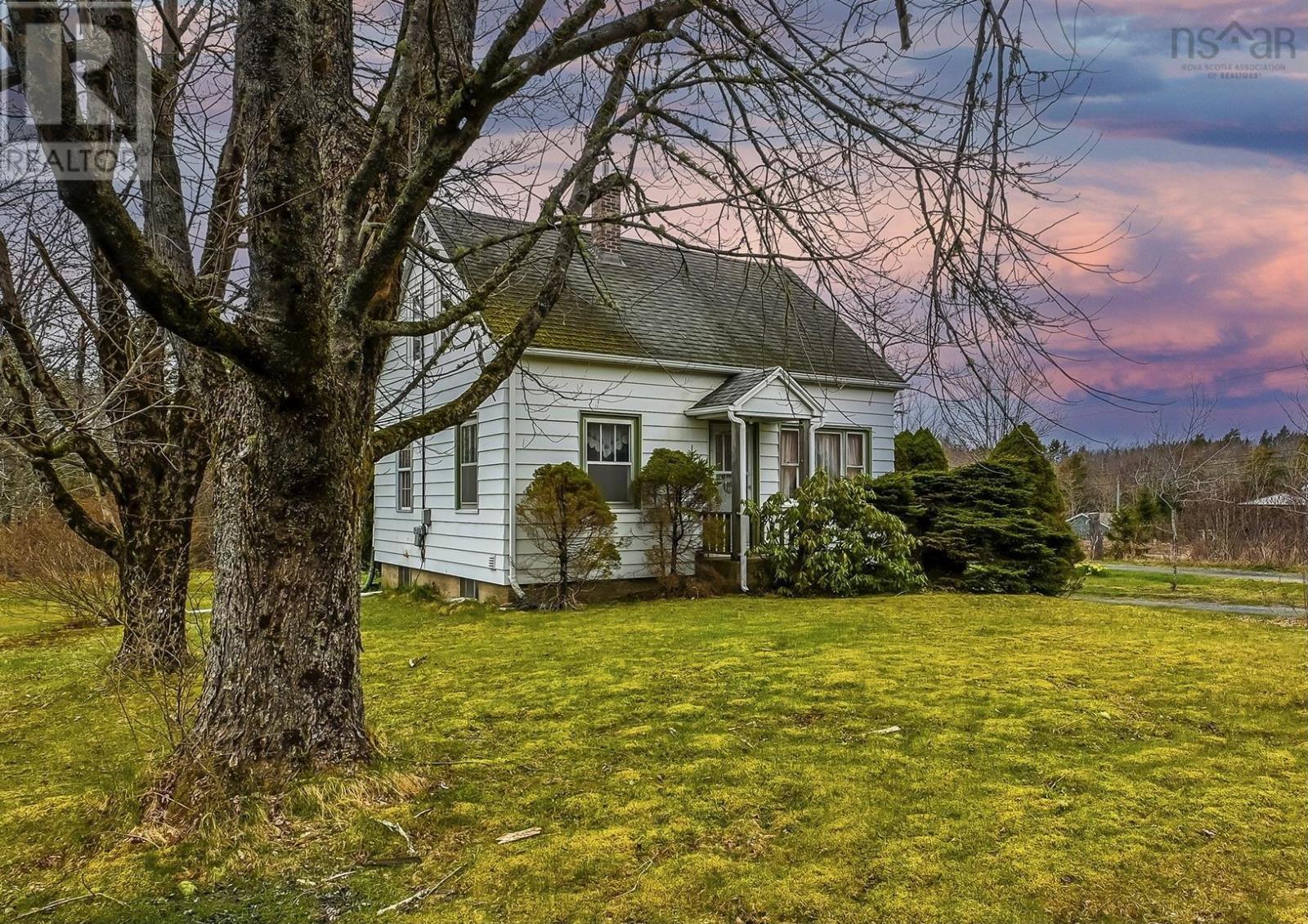 For sale 2676 Sackville Drive, Upper Sackville, Nova Scotia B4E3C3