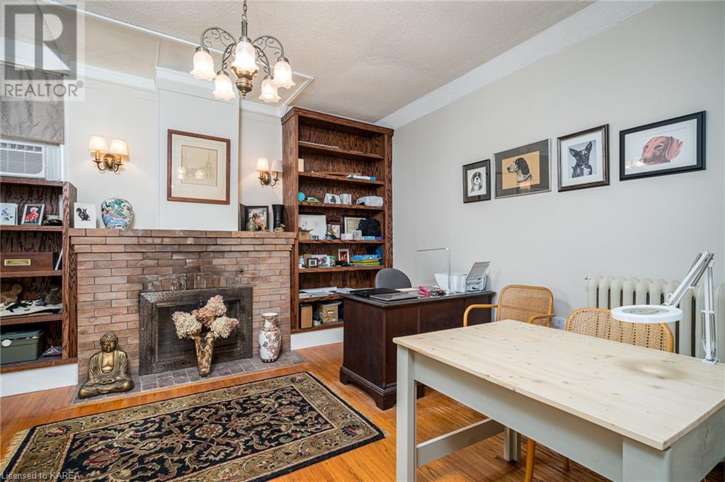 For sale 332 MAIN Street, Deseronto, Ontario K0K1X0 40612341