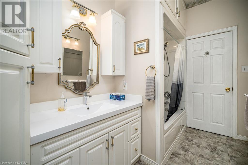 For sale 332 MAIN Street, Deseronto, Ontario K0K1X0 40612341