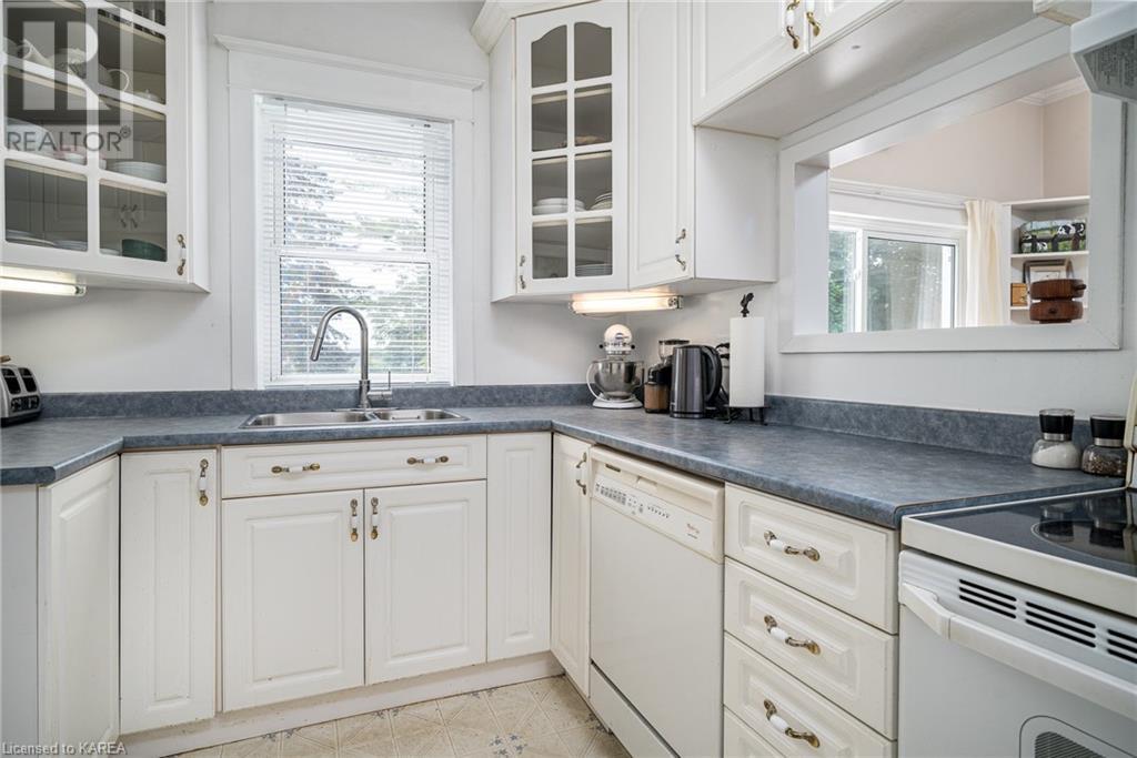 For sale 332 MAIN Street, Deseronto, Ontario K0K1X0 40612341