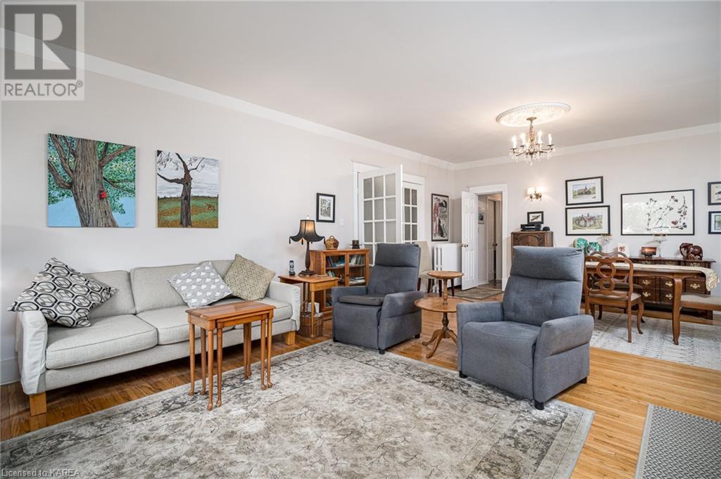 For sale 332 MAIN Street, Deseronto, Ontario K0K1X0 40612341