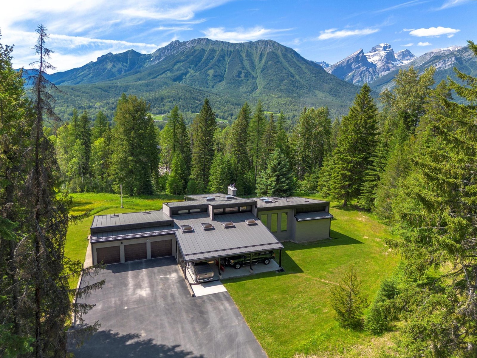 For sale: 105 CASTLE MOUNTAIN ROAD, Fernie, British Columbia V0B1M4 ...