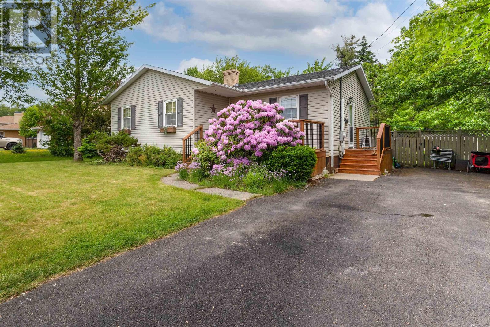 For sale 98 MacKenzie Drive, Coxheath, Nova Scotia B1R2H2 202414885