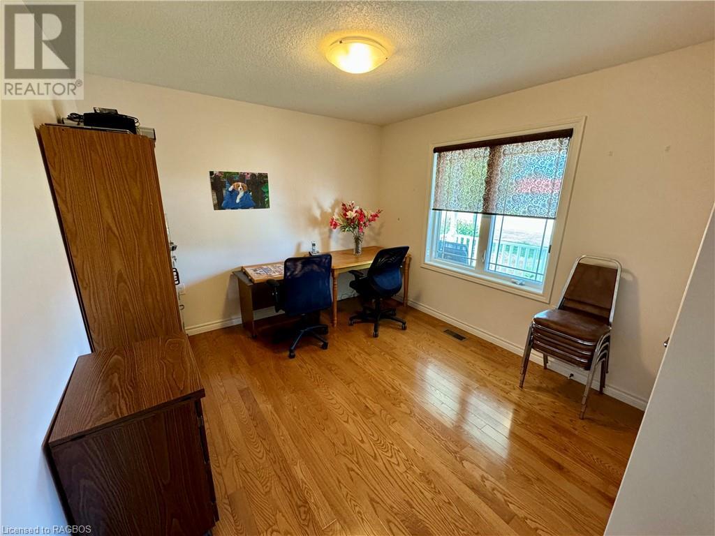 For sale 7 CAMPBELL Crescent, Mildmay, Ontario N0G2J0 40614457