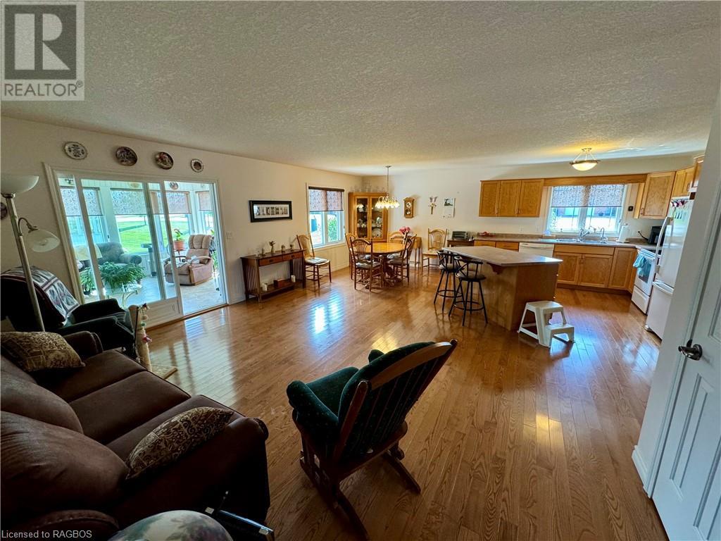 For sale 7 CAMPBELL Crescent, Mildmay, Ontario N0G2J0 40614457