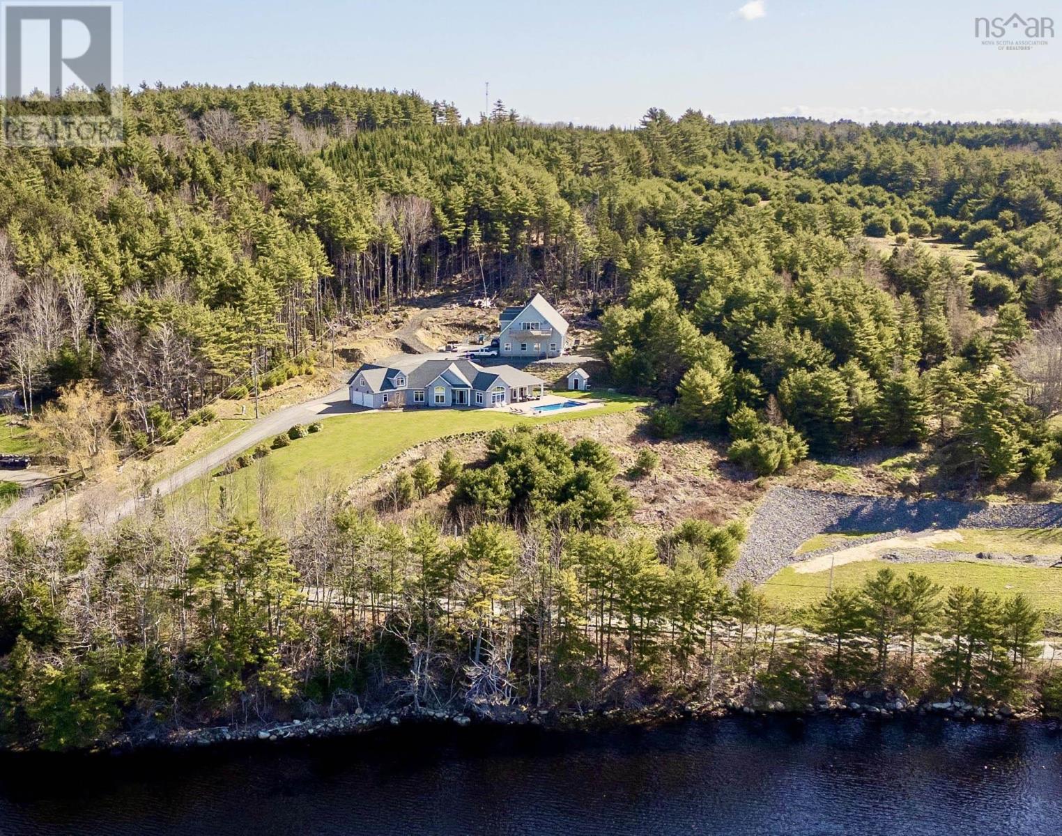 For sale 5992 Highway 332 Highway, Middle Lahave, Nova Scotia B4V2X4
