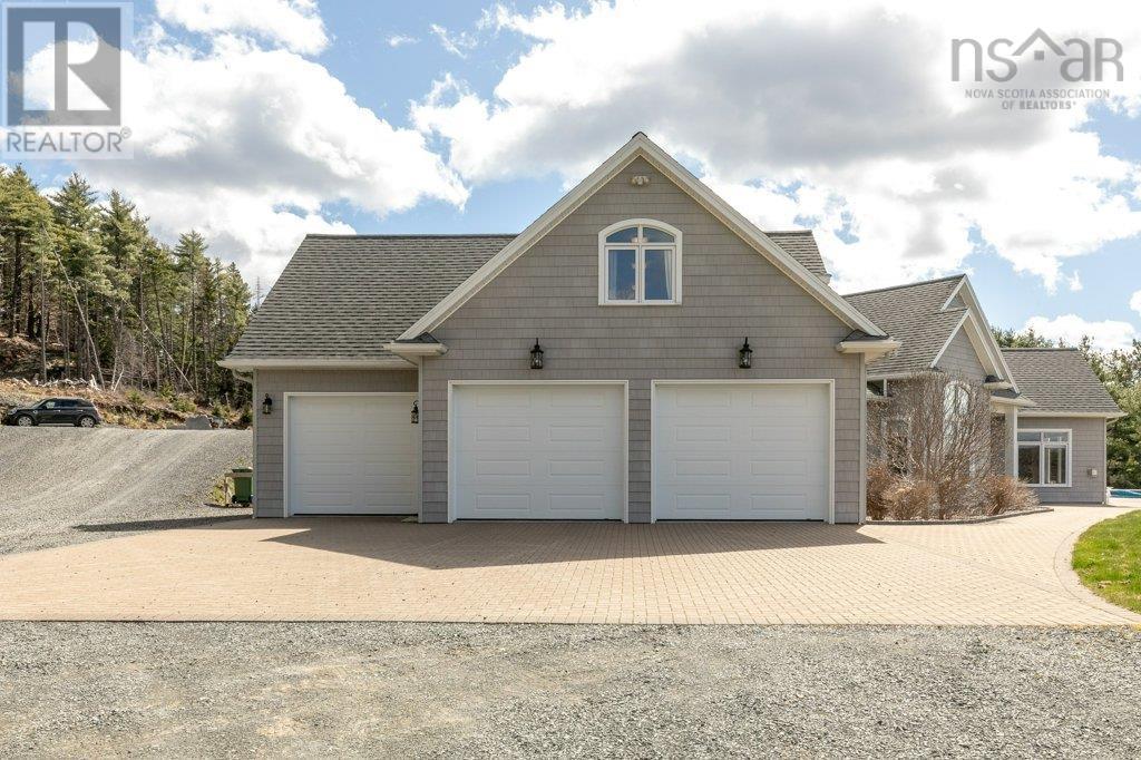 For sale 5992 Highway 332 Highway, Middle Lahave, Nova Scotia B4V2X4