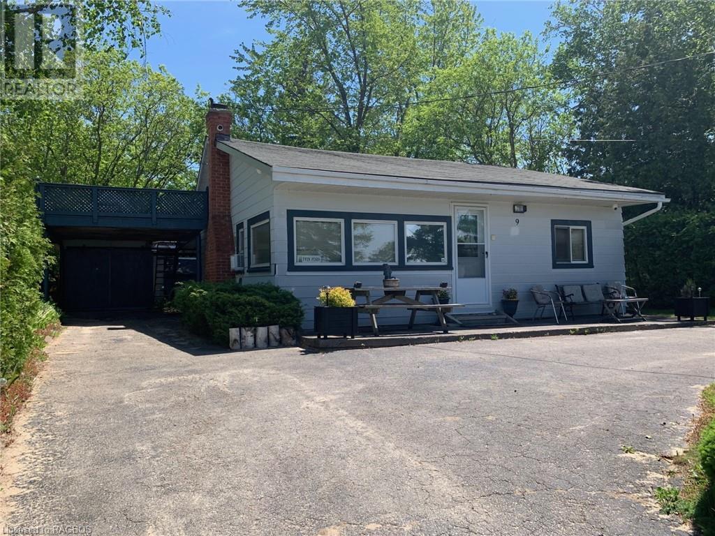 For sale 9 LAKESHORE Boulevard S, Sauble Beach, Ontario N0H2G0