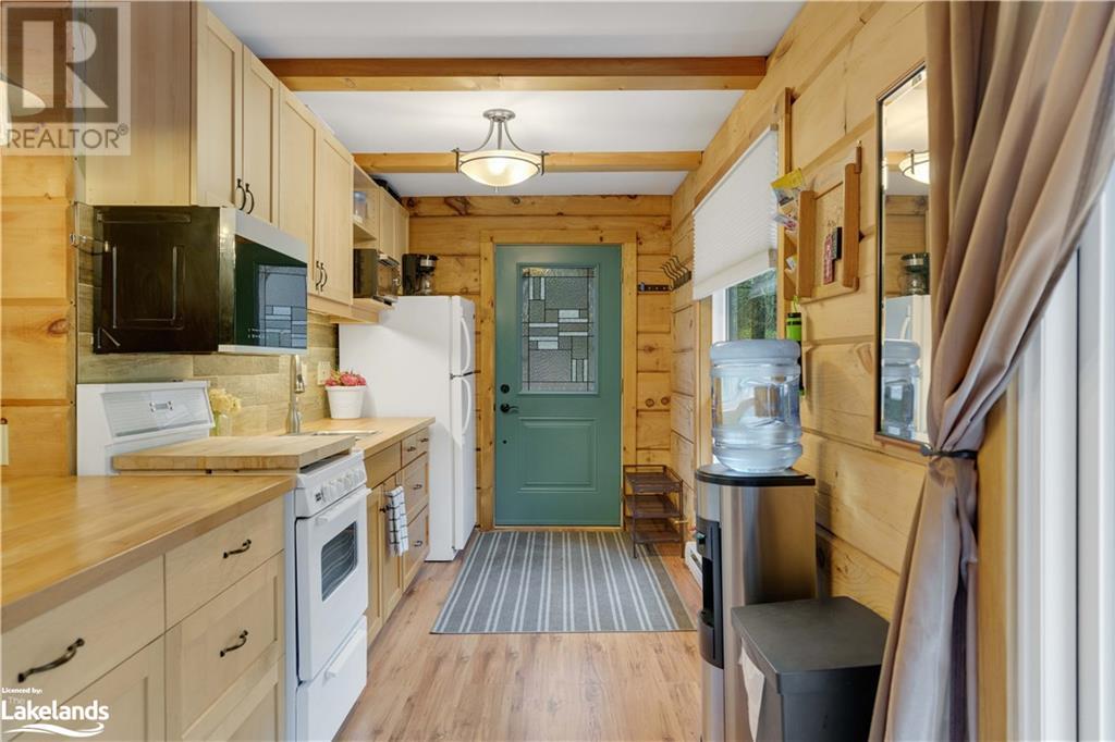 For sale 24 EAST CLEAR BAY Road, Kinmount, Ontario K0M2A0 40615149