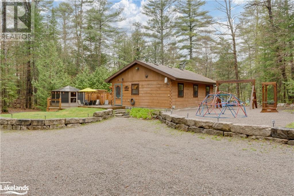 For sale 24 EAST CLEAR BAY Road, Kinmount, Ontario K0M2A0 40615149