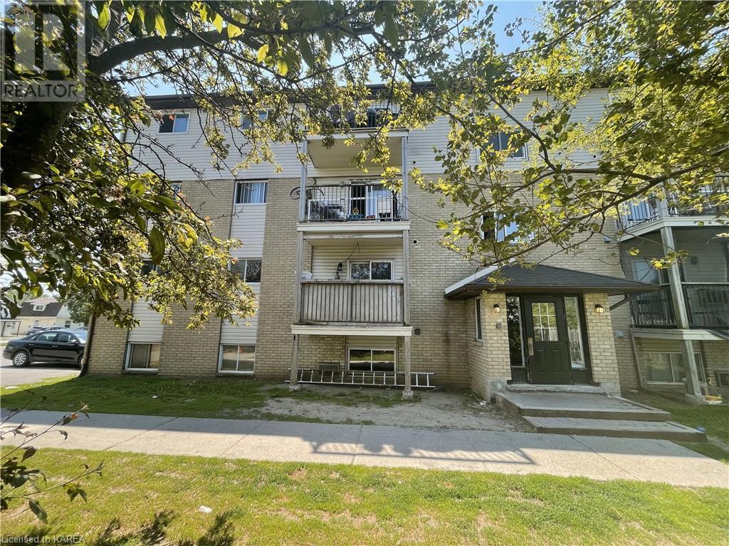 For sale 104 CANNIFTON Road, Belleville, Ontario K8N4V3 40615005