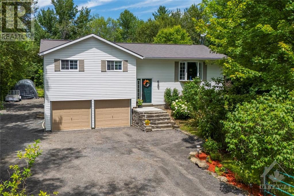 For sale 9674 HALL ROAD, North Augusta, Ontario K0G1R0 1400554