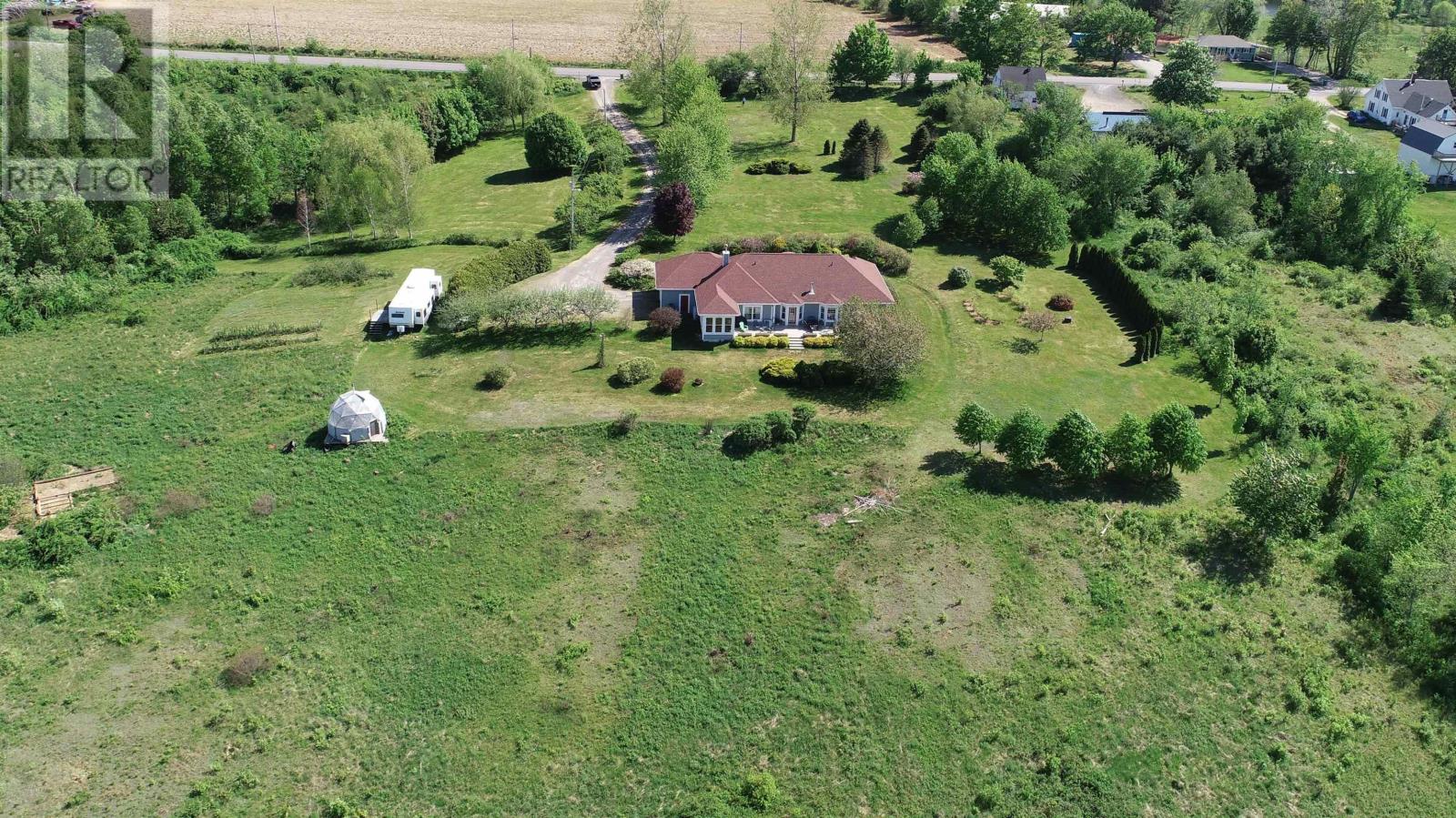 For sale 525 Church Street, Port Williams, Nova Scotia B0P1T0