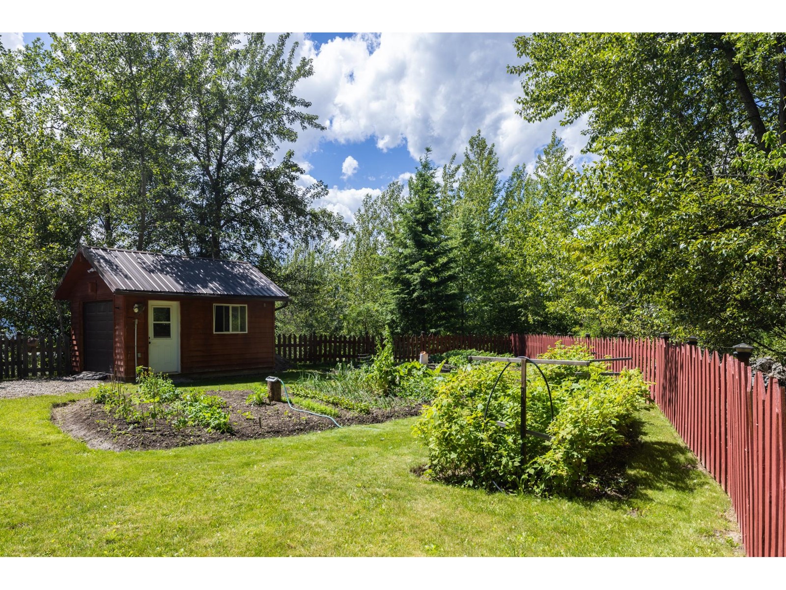 For sale 4285 HIGHWAY 3A, Wynndel, British Columbia V0B2N1 2477737