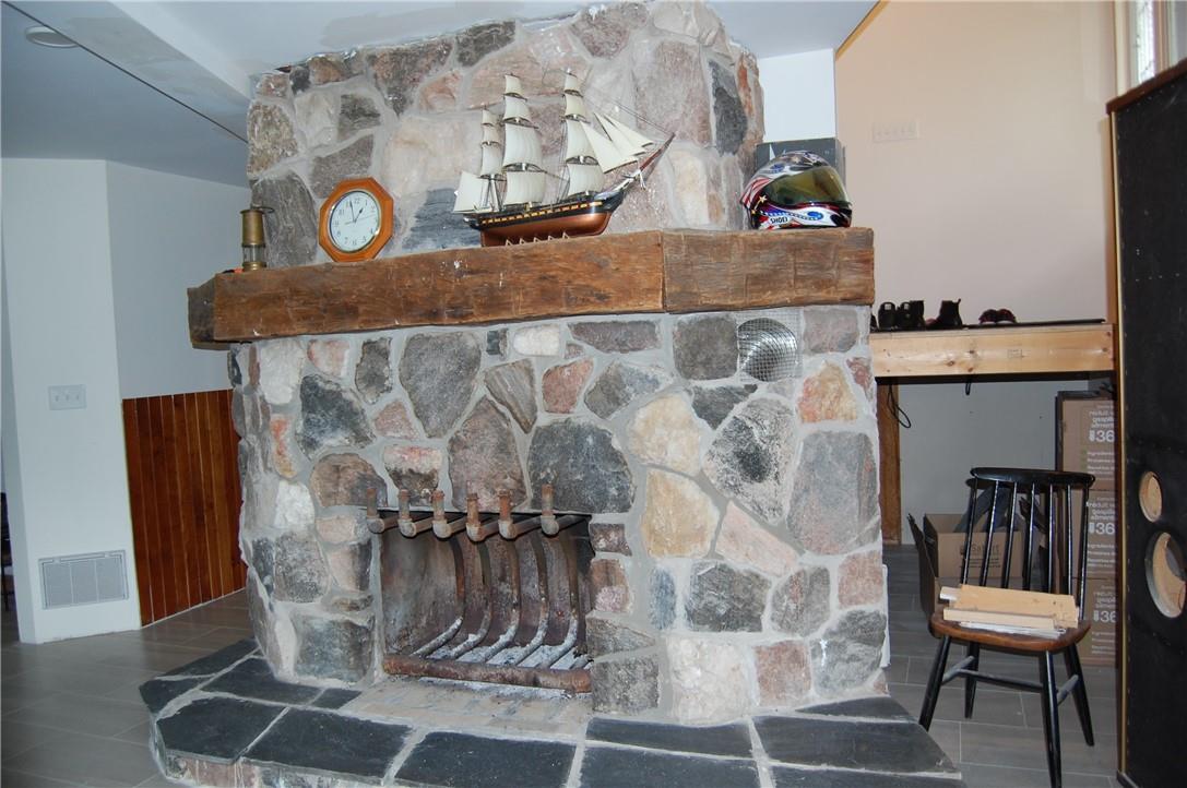 For sale 581 6th Concession Road E, Flamborough, Ontario L8B1A3