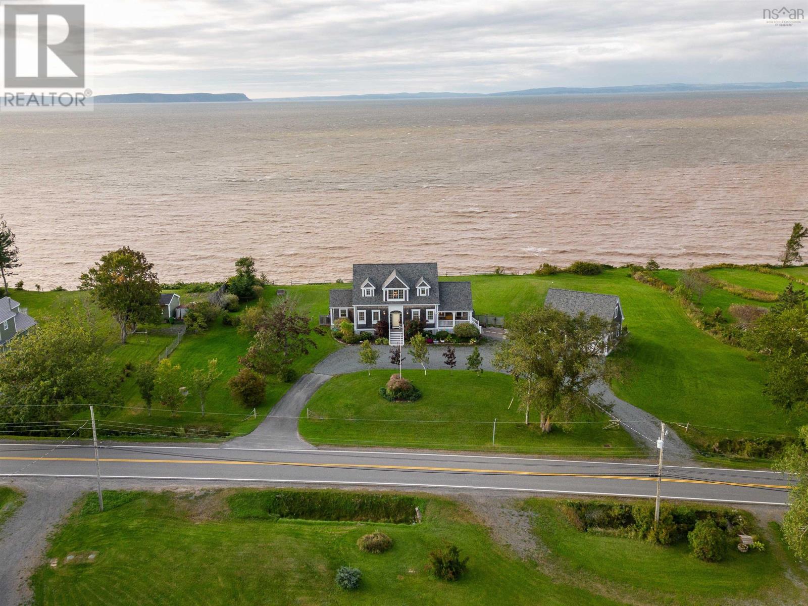 For sale 6369 Highway 215, Cheverie, Nova Scotia B0N2A0 202408801