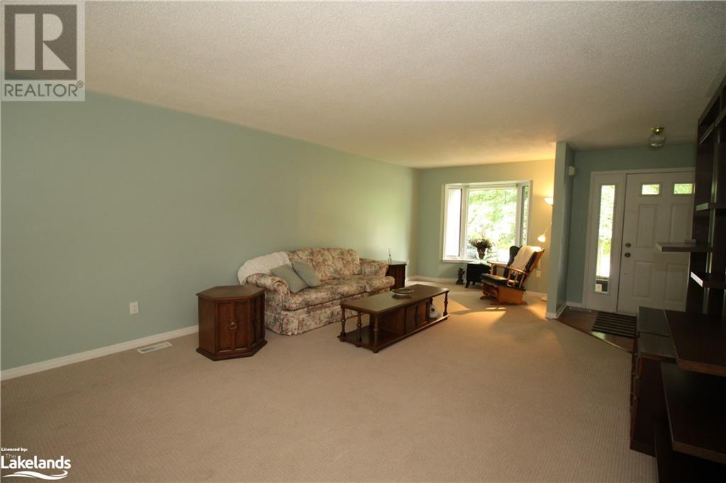 For sale 50 PINERIDGE Gate, Gravenhurst, Ontario P1P1Y4 40609234