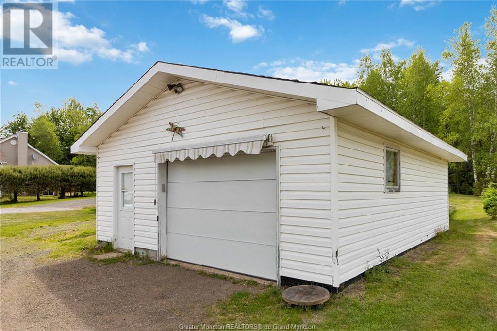 For sale 82 Chartersville, Dieppe, New Brunswick E1A1K1 M159966