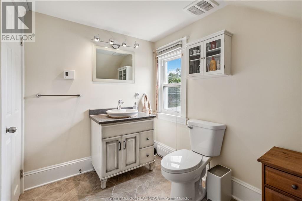For sale 82 Chartersville, Dieppe, New Brunswick E1A1K1 M159966