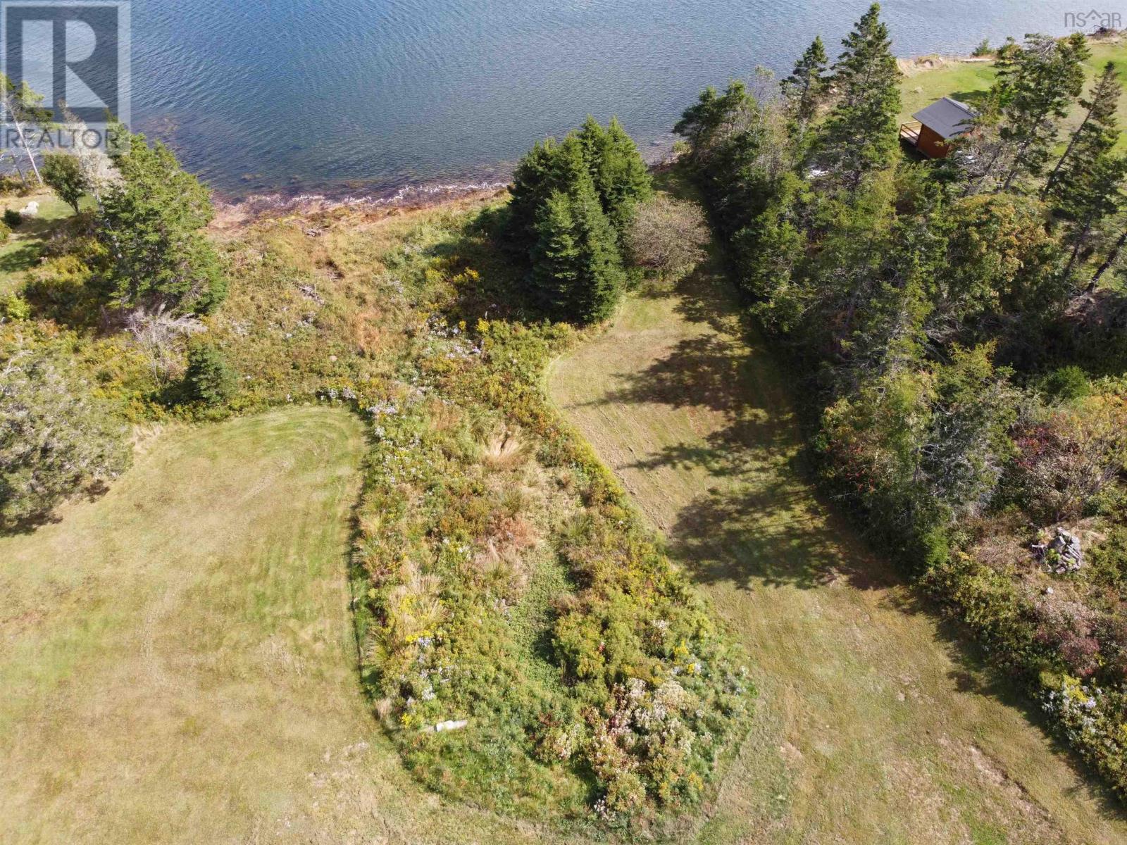 For sale 40 Ferry Road, Moser River, Nova Scotia B0J2K0 202409403 REALTOR.ca