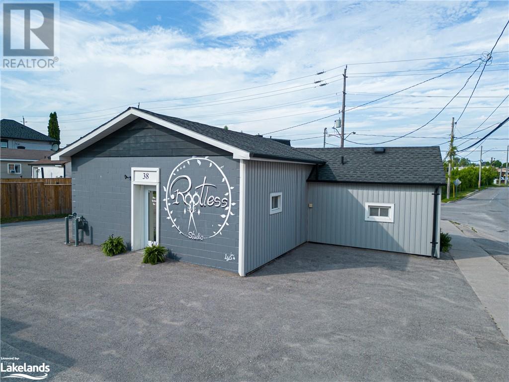 For sale 38 BARRIE Road, Orillia, Ontario L3V2P7 40614601 REALTOR.ca