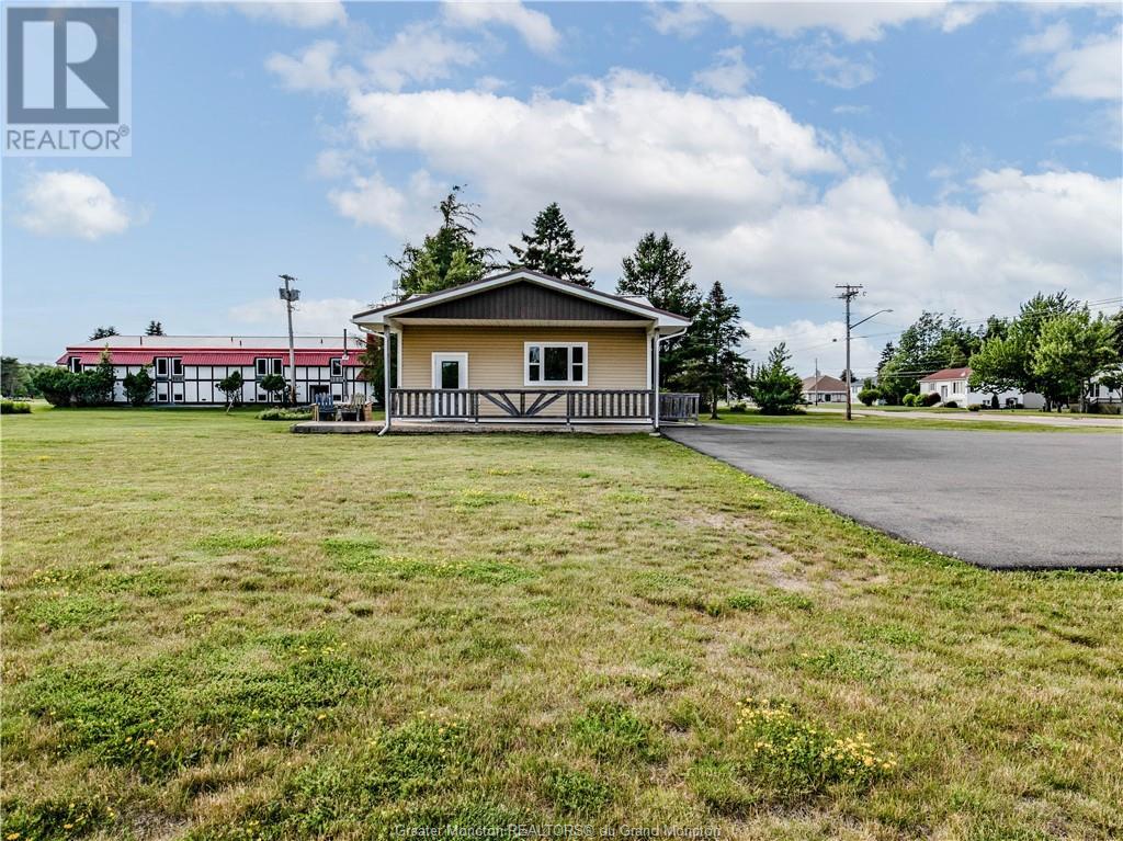 For sale 9586 Main ST, Richibucto, New Brunswick E4W4E6 M160724