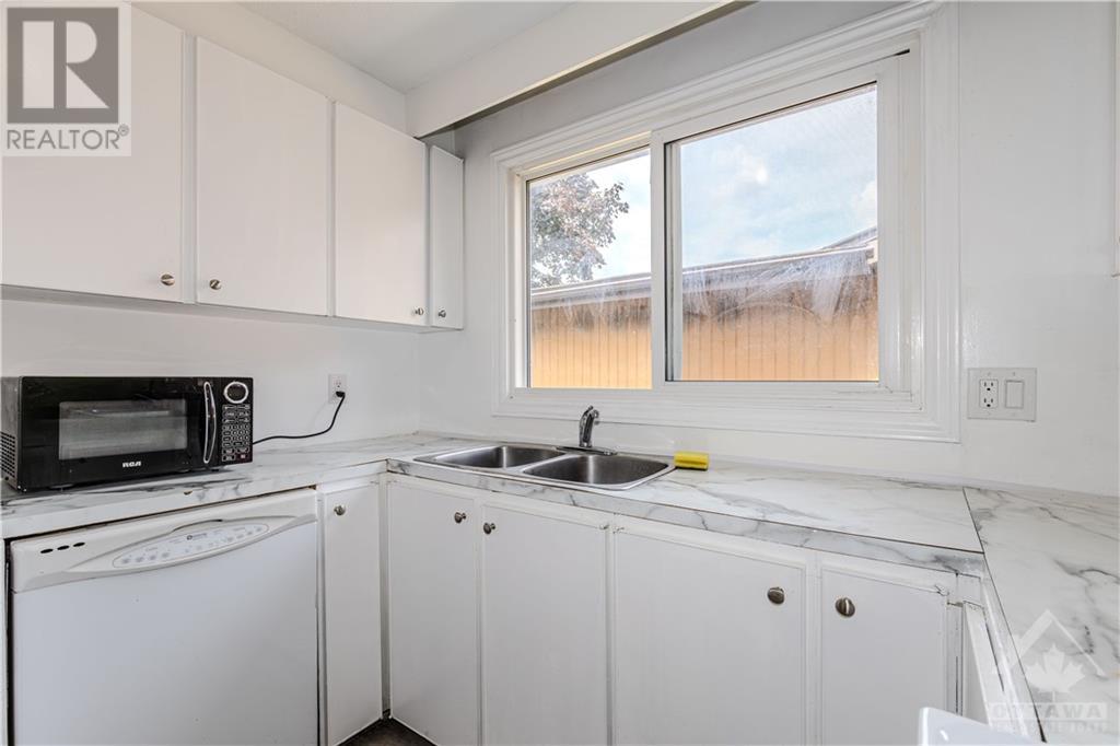 For sale 166 WITHROW AVENUE, Ottawa, Ontario K2G3N8 1401353 REALTOR.ca
