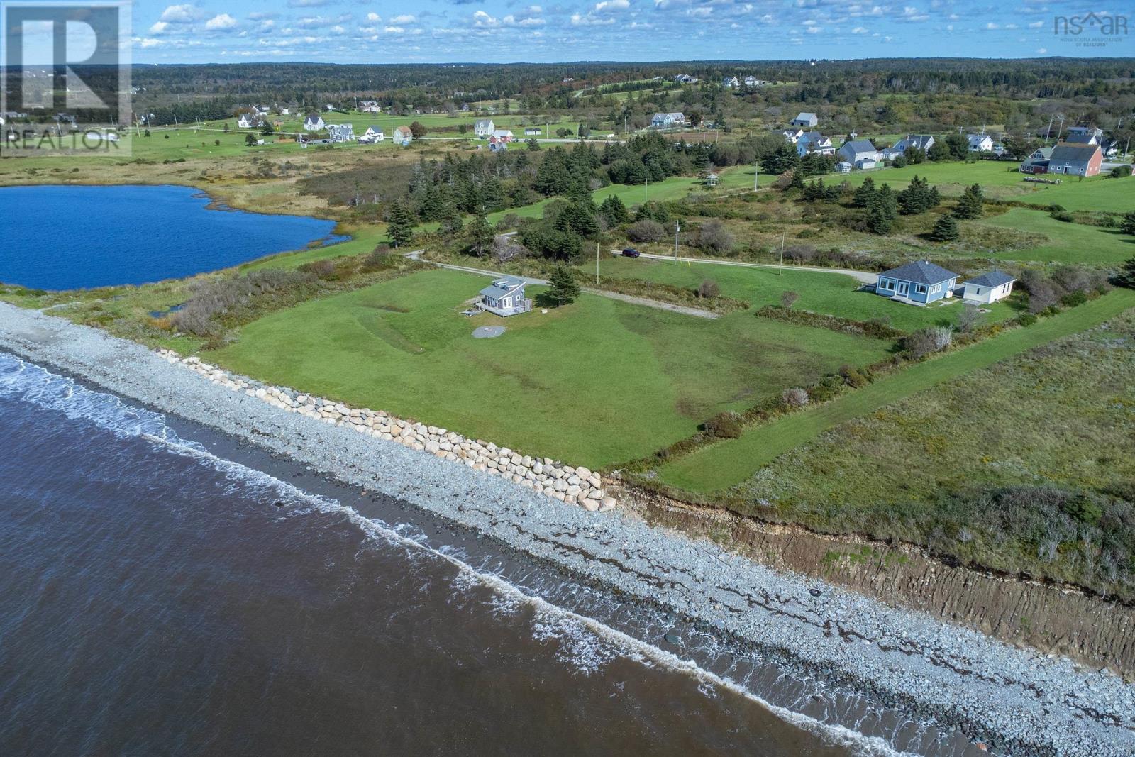 For sale 9309 Highway 1, Meteghan River, Nova Scotia B0W2L0 202321311 REALTOR.ca