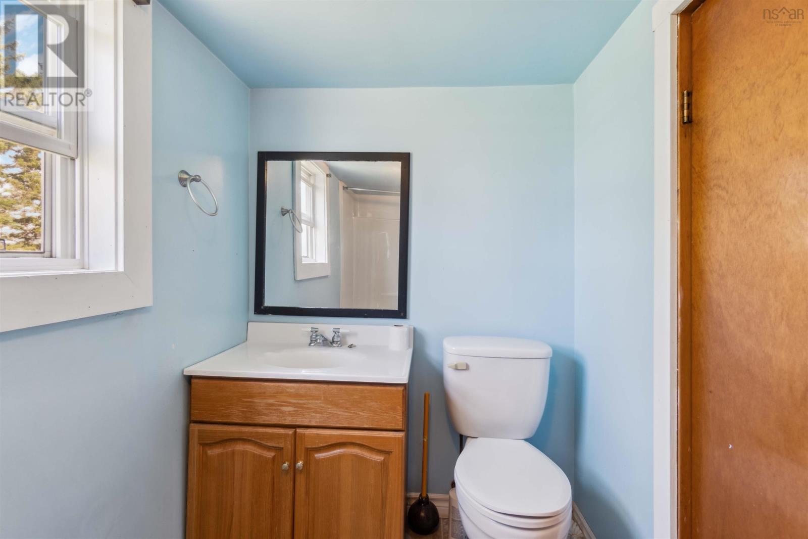 For sale 6385 Highway 215, Cheverie, Nova Scotia B0N2A0 202410935