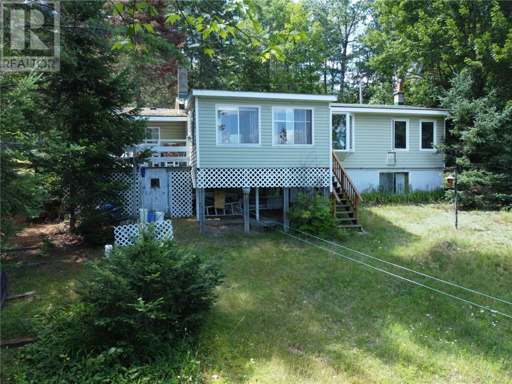 For sale 107 BLACKFISH BAY ROAD, Barry's Bay, Ontario K0J1B0 1401679 REALTOR.ca