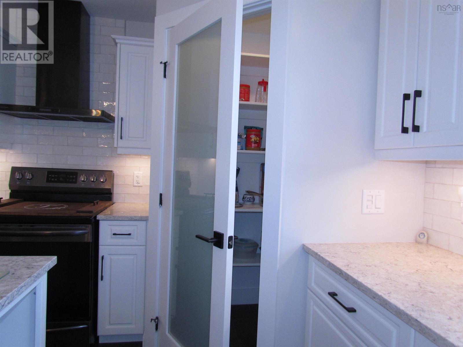 For sale 523 Westwood Boulevard, Upper Tantallon, Nova Scotia B3Z4K2