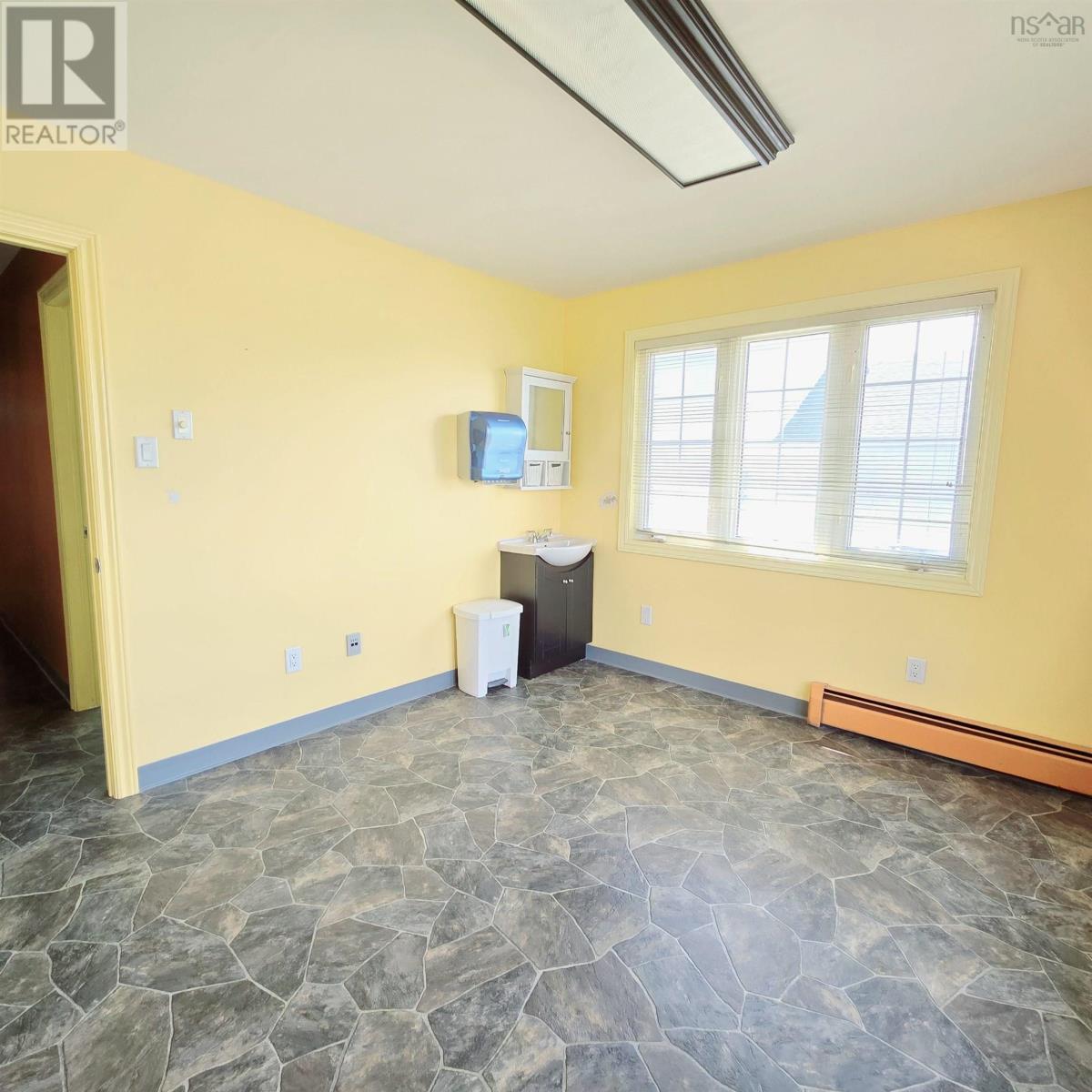 For sale 7561 Main Street, Louisbourg, Nova Scotia B1C1J7 202413865