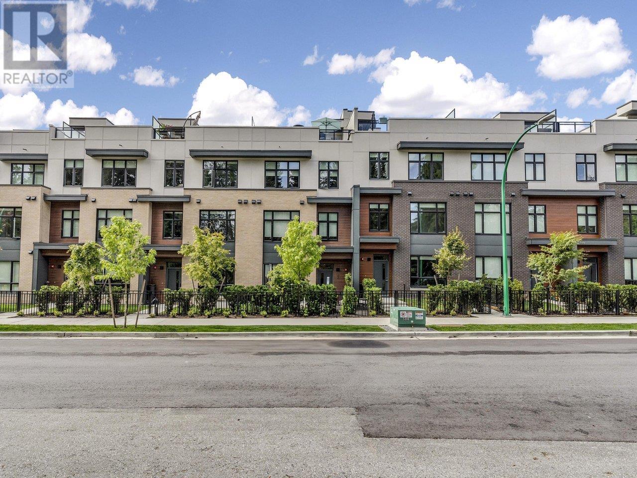 For sale 172 2035 GLENAIRE DRIVE, North Vancouver, British Columbia V7P1Y2 R2890467 REALTOR.ca