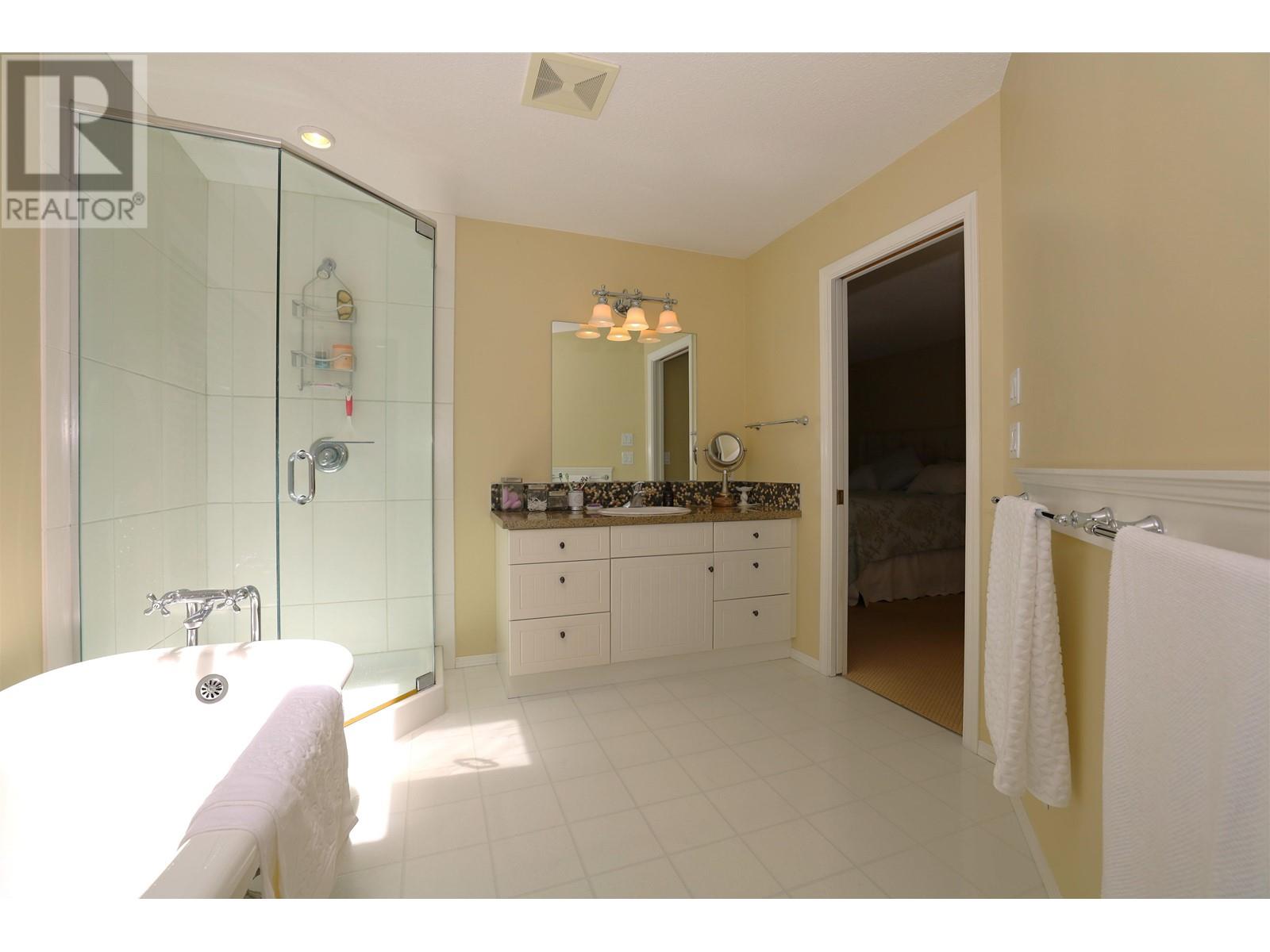 For sale 6171 BAILLIE ROAD, Sechelt, British Columbia V7Z0M2