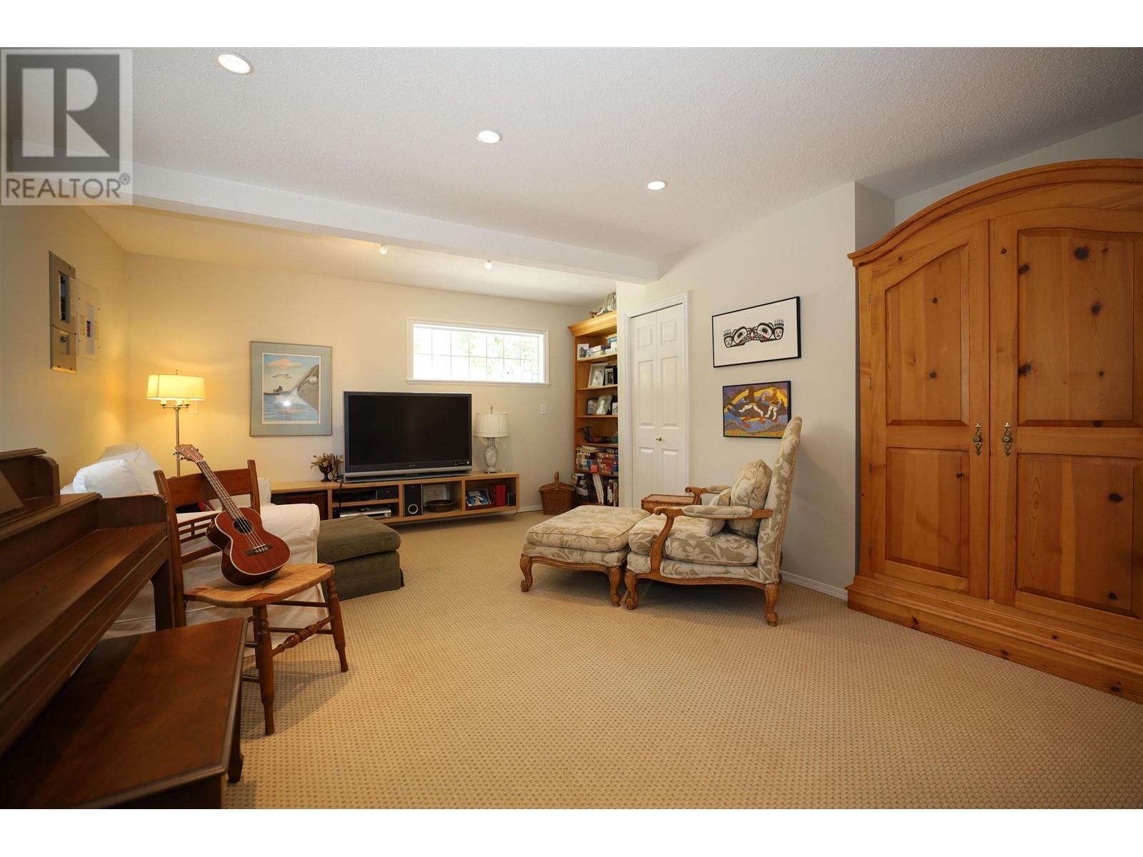 For sale 6171 BAILLIE ROAD, Sechelt, British Columbia V7Z0M2