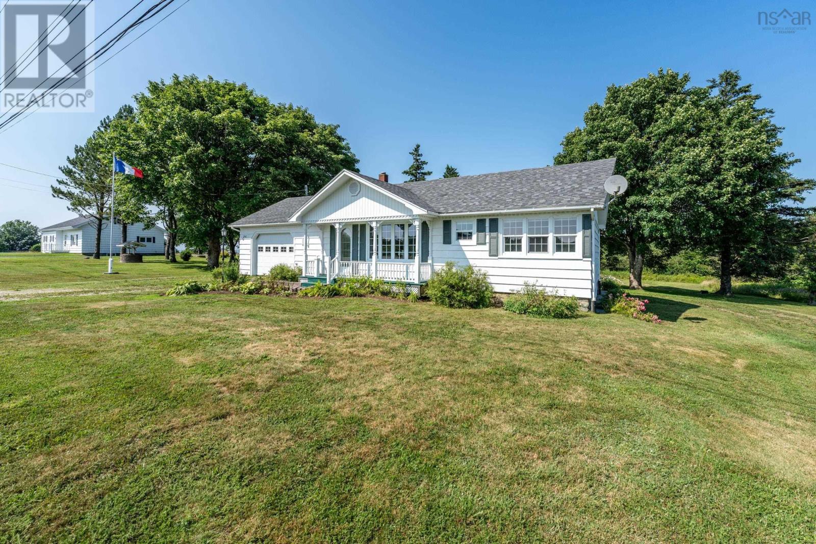 For sale 241 Maxwellton Road, Meteghan Centre, Nova Scotia B0W2K0